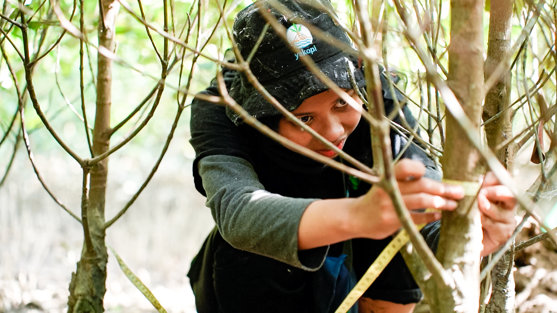 Handprint Idi Rayeuk.00_02_37_13.Still004