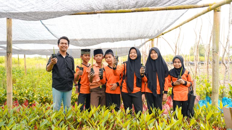 School Awareness at Misbahul Ummah Integrated Islamic Elementary School